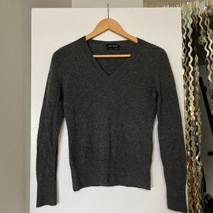 100% cashmere v neck long sleeve sweater by atmosphere